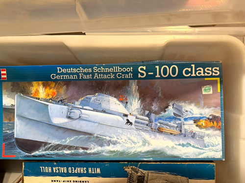Italeri 100 class - s-100,